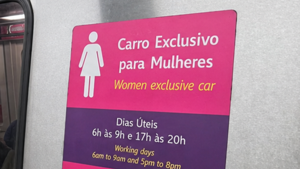letreiro do vagão femino nos trens do rio de janeiro