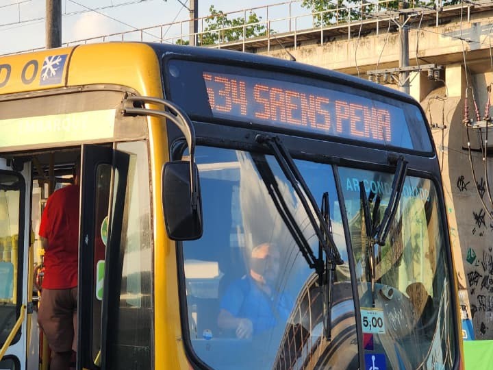 Ônibus 634 passando por Manguinhos